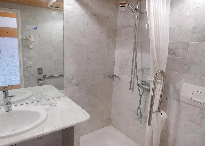 Le Bristol B36 By Interhome